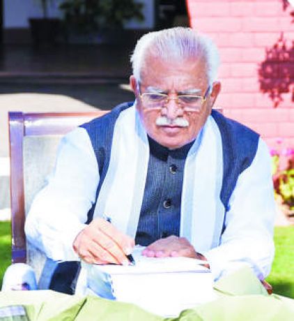 हरियाणा: मनोहर लाल खट्टर को मुख्यमंत्री पद से हटाने के पीछे बीजेपी की रणनीति क्या है?