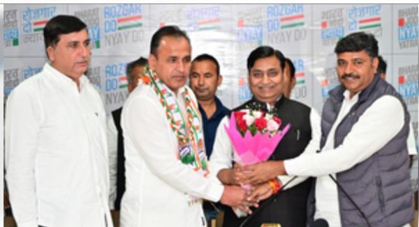 राजस्थान में आरएलपी नेता उम्मेदाराम बेनीवाल कांग्रेस में शामिल