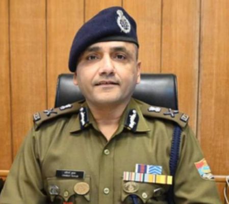 लोकसभा चुनाव को लेकर उत्तराखंड पुलिस अलर्ट, सीमाओं पर गाड़ियों की चेकिंग बढ़ी