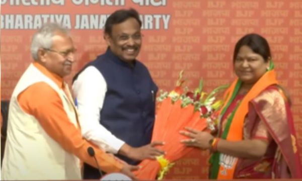 भाजपा में शामिल हुईं शिबू सोरेन की बहू सीता सोरेन