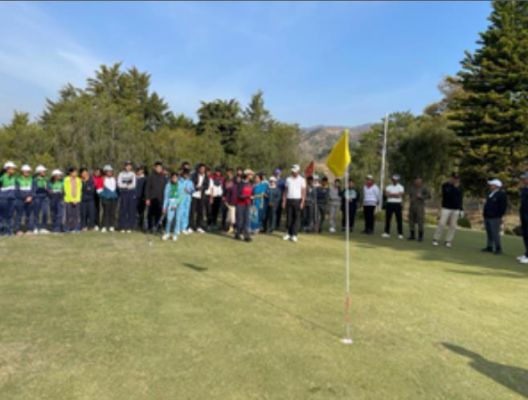 उत्तराखंड की मनोरम पहाड़ियों में स्कूली बच्चों के लिए पहली बार गोल्फ कैंप का आयोजन