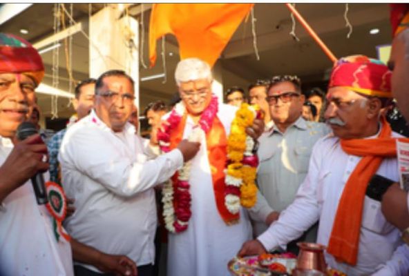 केंद्रीय मंत्री ने जोधपुर में खेली 'फूलों की होली'