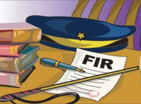 खिड़की बंद रखने के लिए कहने पर कपल ने महिला को दी धमकी
