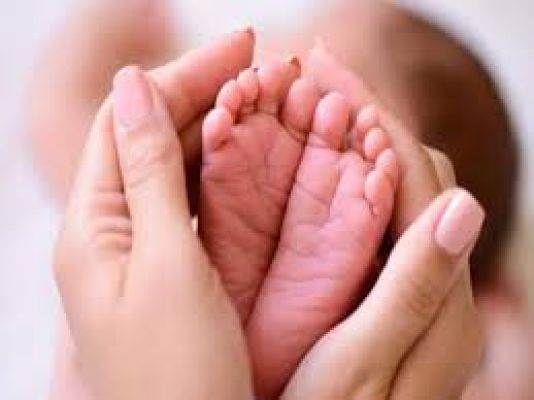 मप्र में कामायनी एक्सप्रेस में महिला ने बच्ची को जन्म दिया, नवजात का नाम ट्रेन के नाम पर रखा गया