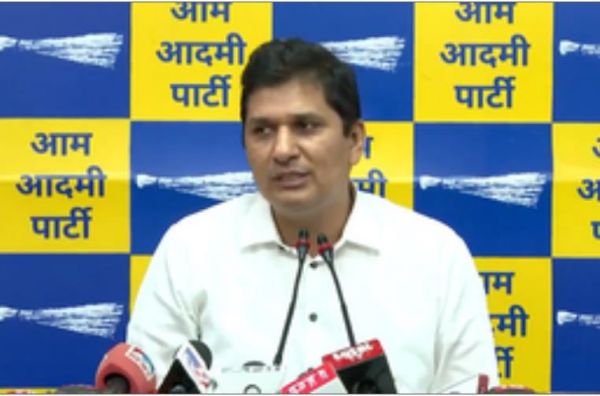 'आप' ने भाजपा पर पंजाब में सांसद, विधायक को 'खरीदने' का लगाया आरोप