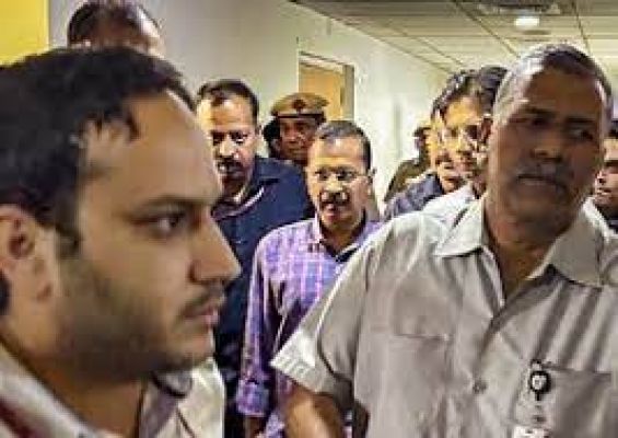 अदालत पहुंचे केजरीवाल ने कहा: आबकारी नीति मामला ‘राजनीतिक साजिश’