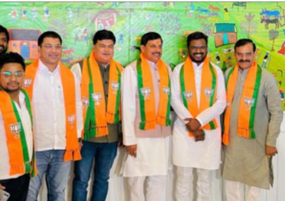कमलनाथ को एक और झटका, छिंदवाड़ा के महापौर भाजपा में शामिल