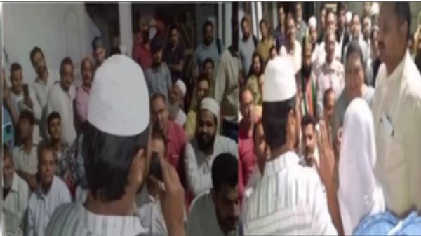 मुरादाबाद सीट से सपा प्रत्याशी रुचि वीरा का मुस्लिम बाहुल्य इलाके में हो रहा भारी विरोध