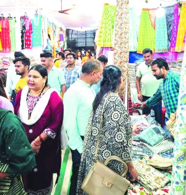 15 अप्रैल तक छत्तीसगढ़ हाट  में भव्य स्वदेशी खादी महोत्सव 
