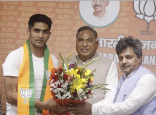 भाजपा में शामिल हुए बॉक्सर विजेंदर सिंह