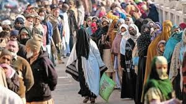 पाकिस्तान में लगभग एक करोड़ लोगों के गरीबी रेखा के नीचे जाने का जोखिम: विश्व बैंक
