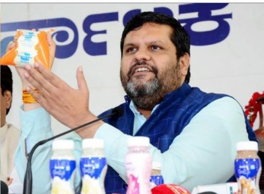 गौरव वल्लभ का कांग्रेस से इस्तीफा, कहा - सनातन विरोधी नारे नहीं लगा सकता