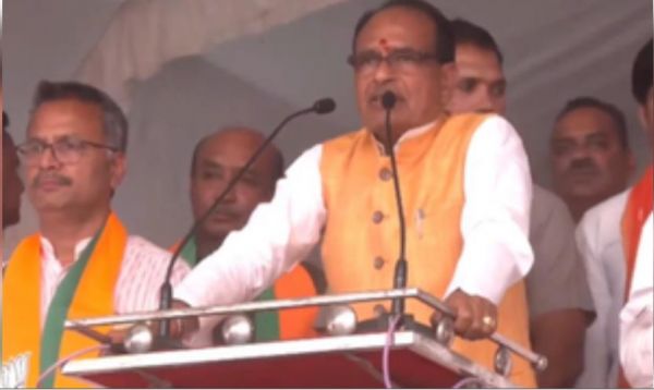 कांग्रेस को समाप्त करने के महात्मा गांधी के सपने को राहुल गांधी पूरा कर रहे : शिवराज सिंह चौहान