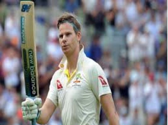 विराट कोहली पर इस आईपीएल में भारी दबाव, दूसरे बल्लेबाजों को मदद करनी चाहिये : स्मिथ