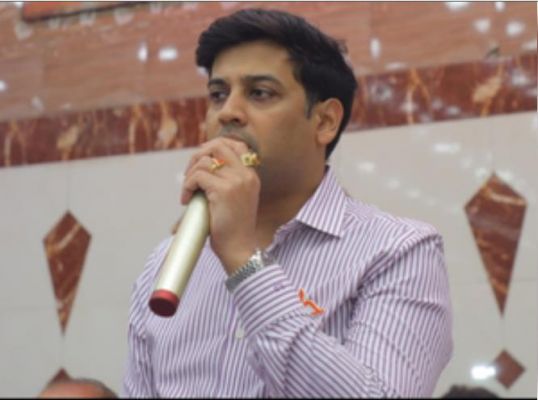 शिवसेना ने कल्याण से श्रीकांत शिंदे को फिर उम्मीदवार बनाया