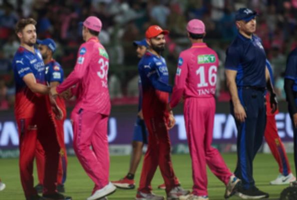 'अगर आरसीबी अपनी किस्मत बदलना चाहती है तो बल्लेबाजों को चलना होगा' :एंडी फ्लावर