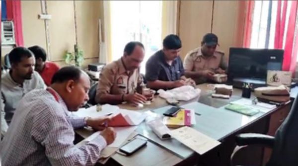 तीन वाहनों से 11.90 लाख कैश बरामद, अब तक 61.26 लाख जब्त
