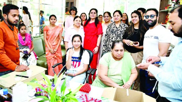 छग महिला चेंबर ने चेट्रीचंड में आयोजित किया रक्त परीक्षण