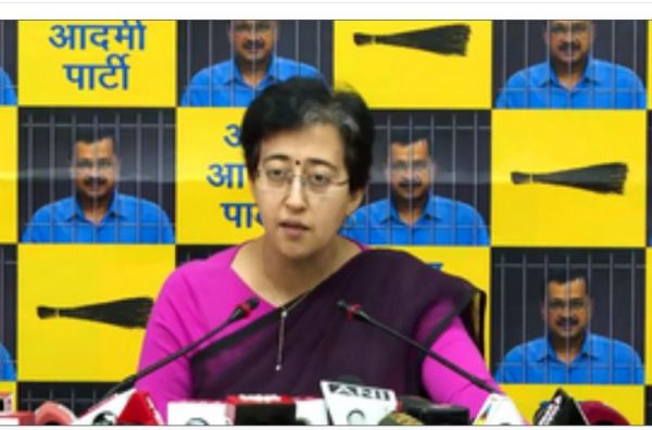 दिल्ली में राष्ट्रपति शासन लगाने की साजिश, मंत्री आतिशी का बड़ा आरोप