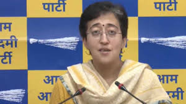 दिल्ली में राष्ट्रपति शासन लगाने की साजिश रची जा रही है : आतिशी