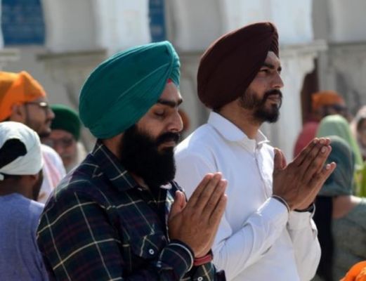 बैसाखी पर पंजाब व हरियाणा में गुरुद्वारों में उमड़े श्रद्धालु