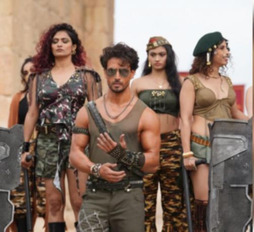 'बड़े मियां छोटे मियां' के साथ छा गये टाइगर श्रॉफ, अपने बढ़ते स्टारडम को किया स्थापित