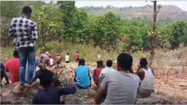 बोकारो में हाथियों के आतंक से लोग रात भर जागने को मजबूर