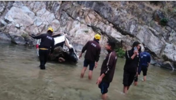 बागेश्वर में नदी में गिरी कार, चार की मौत