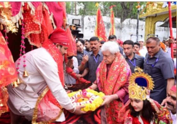 एलजी मनोज सिन्हा ने माता वैष्णो देवी प्राचीन यात्रा मार्ग को दिखाई हरी झंडी