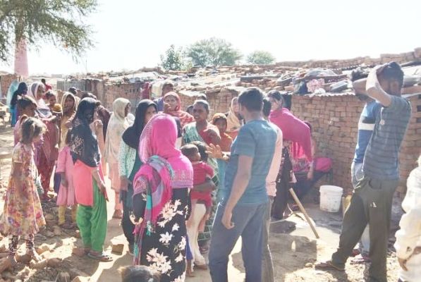  बंधुआ मजदूरी का जीवन जीने को मजबूर हैं ईंट भट्ठा मजदूर