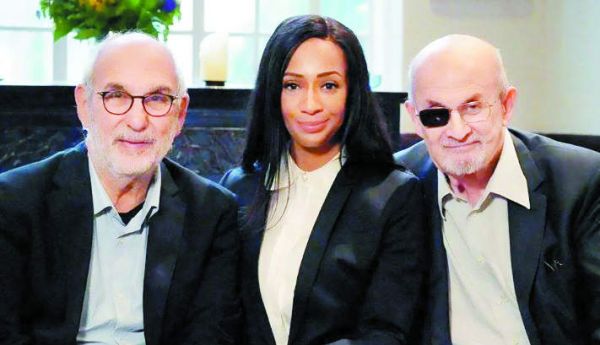 सलमान रुश्दी ने न्यूयॉर्क में अपने ऊपर हुए हमले से दो दिन पहले देखा था यह ख्वाब