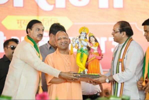 सपा-बसपा और कांग्रेस के लोग चलाते थे दंगा पॉलिसी : सीएम योगी