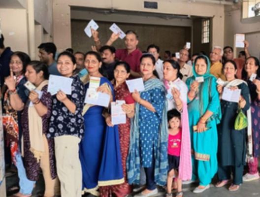 उत्तर प्रदेश में दोपहर एक बजे तक 36.96 प्रतिशत मतदान
