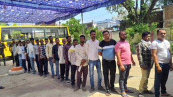 मध्य प्रदेश में दोपहर एक बजे तक 44 फीसदी से ज्यादा मतदान