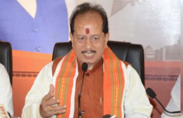 लालू प्रसाद के परिवार की जमींदारी इस चुनाव में समाप्त हो जाएगी : विजय सिन्हा