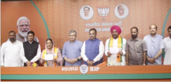 पंजाब में कांग्रेस को बड़ा झटका, भाजपा में शामिल हुए तजिंदर सिंह बिट्टू और करमजीत कौर