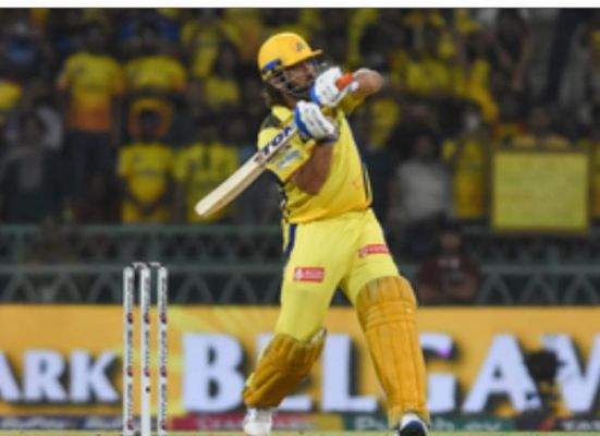 एमएस धोनी की फिटनेस और तूफानी बल्लेबाजी देख क्रिकेट जगत हैरान