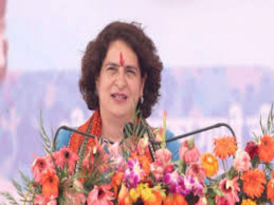 केंद्र लोकतांत्रिक प्रक्रिया को दरकिनार कर कानून बना रहा: प्रियंका गांधी