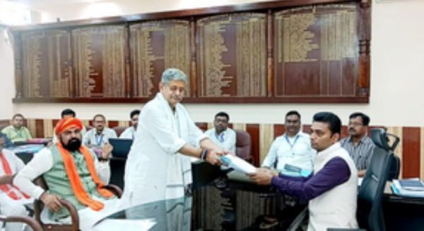 जदयू के पूर्व राष्ट्रीय अध्यक्ष ललन सिंह ने मुंगेर से दाखिल किया नामांकन