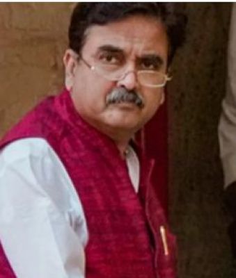 बंगाल स्कूल भर्ती फैसला : पूर्व न्यायाधीश अभिजीत गंगोपाध्याय ने मुख्यमंत्री ममता के इस्तीफे की मांग की