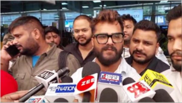पटना पहुंचे खेसारी लाल यादव, पवन सिंह को लेकर कही ये बात