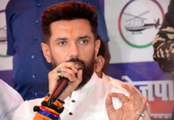 चिराग पासवान ने नीतीश के मंत्री महेश्वर हजारी पर साधा निशाना, कहा - 'उनका परिवार पासवानों के खिलाफ'