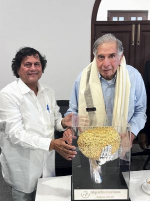 कीस मानवतावादी सम्मान रतन टाटा को