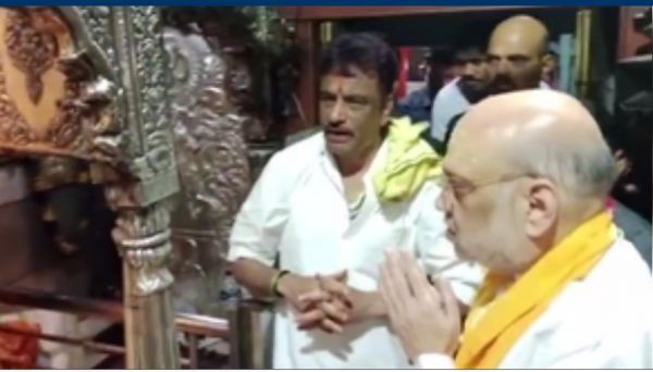 गृहमंत्री अमित शाह ने बनारस में किए काल भैरव के दर्शन