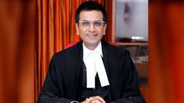 व्हाट्स ऐप के जरिये दाखिल और सूचीबद्ध मुकदमों की जानकारी देगा न्यायालय : चंद्रचूड़