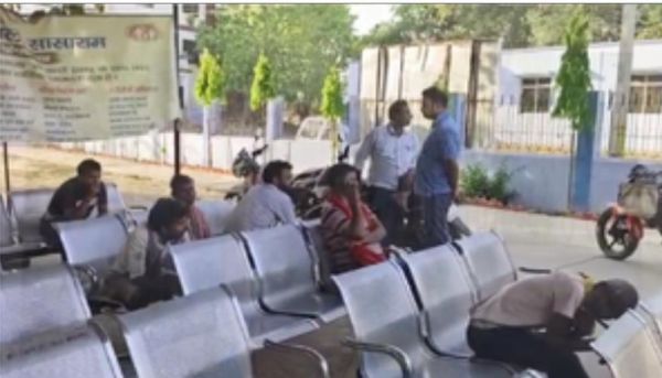 प्रेमी से अलग होने पर सदमे में आई युवती ने जहर खाकर दी जान