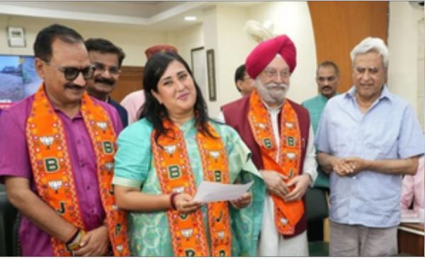 नामांकन के बाद बोलीं बांसुरी स्वराज, 'पीएम मोदी की गारंटी को दिल्ली के जन-जन तक पहुंचाने के लिए प्रतिबद्ध हूं' 