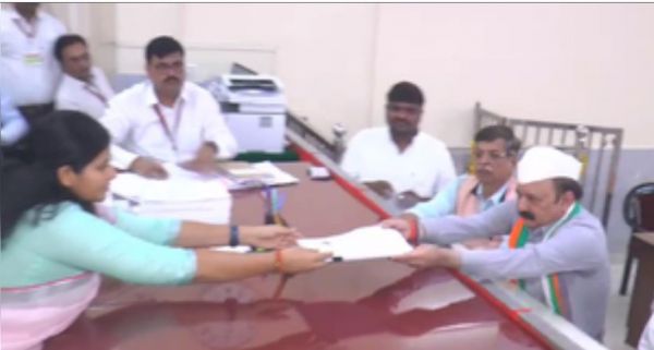 कांग्रेस के अमेठी से उम्मीदवार केएल शर्मा ने किया नामांकन