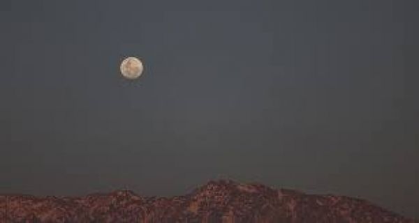 चीन ने चंद्रमा के दूरस्थ हिस्से से नमूने एकत्र करने के लिए अपना चंद्र मिशन भेजा