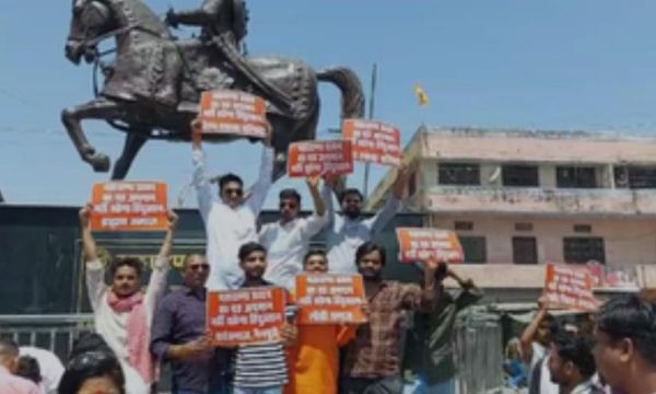 सपा समर्थकों ने महाराणा प्रताप की मूर्ति का किया अपमान, क्षत्रिय समाज के लोगों में आक्रोश